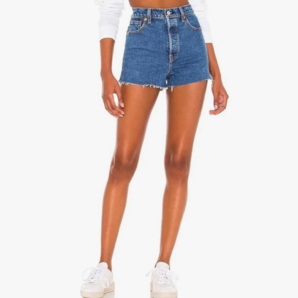 Levi's Womens Premium Ribcage Shorts